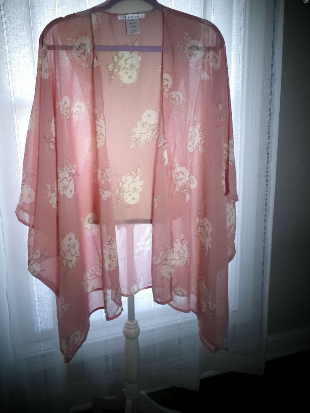 K. JORDAN Sleeveless Soft Pink w/ Ivory Roses Midi Kimono 4XL